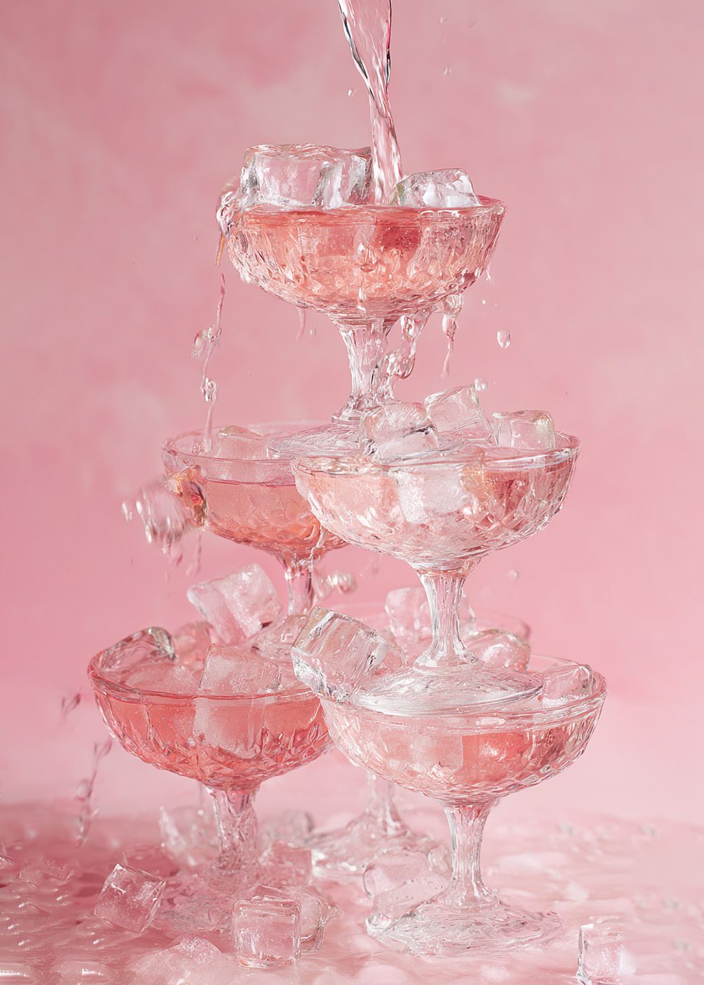 Pink Champagne Tower Poster Vinterposter skidmotiv