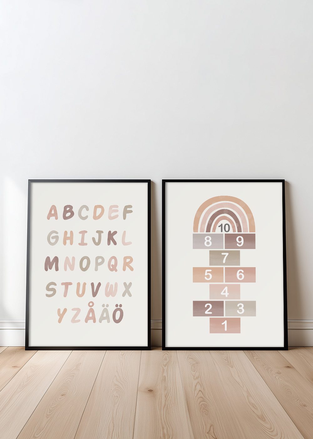 Alfabet och Siffror Posterpaket i pastellfärger, ABC och sifferdesign, perfekt för barnrum.