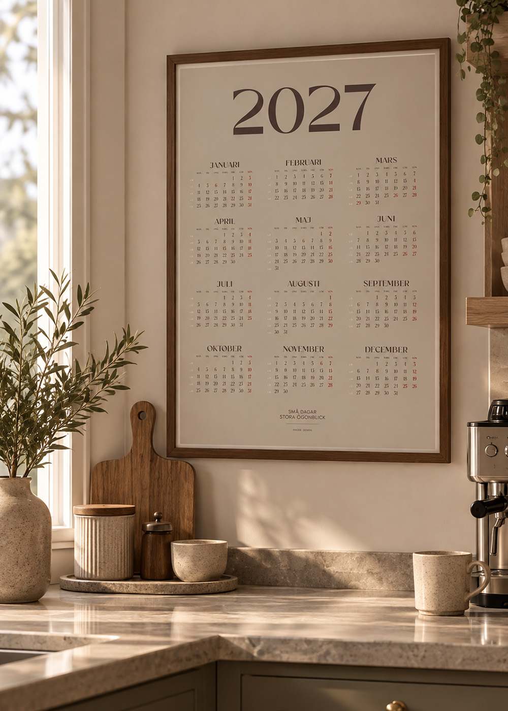 Stilren Kalender 2027 Latte i minimalistisk design med månadsöversikt, idealisk som väggkalender och textposter.